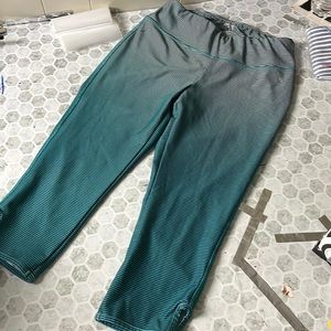 Danskin Now Small Fitted Green Ombré Striped Elastic Waist Pull On Capri Legging